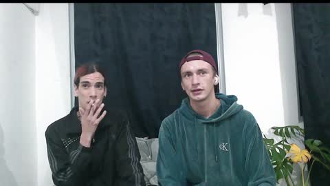 Snapshot of vamp_noah chatting on December 23, 2024, 1:51 am Vamp Noah and Dan online show from December 23, 2024, 1:51 am