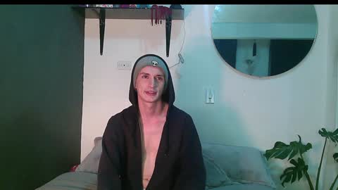Snapshot of vamp_noah chatting on January 27, 2025, 12:54 am Vamp Noah and Dan online show from January 27, 2025, 12:54 am