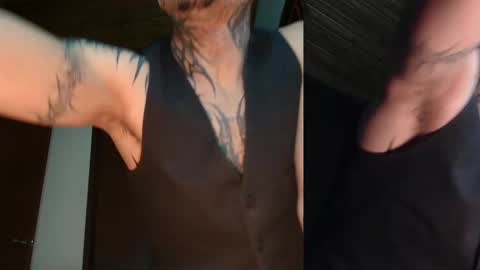 david guzman i model independenthelp me with a thumbs up online show from February 24, 2025, 12:30 am