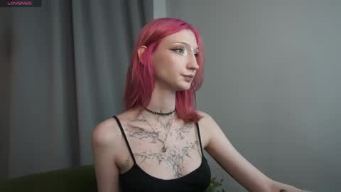 Snapshot of vampray_ chatting on May 24, 2026, 6:02 pm Leyla online show from May 24, 2026, 6:02 pm