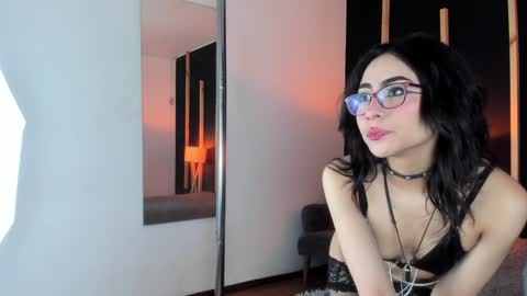 Snapshot of vampy_dolll chatting on December 21, 2024, 2:58 pm vampy_dolll online show from December 21, 2024, 2:58 pm