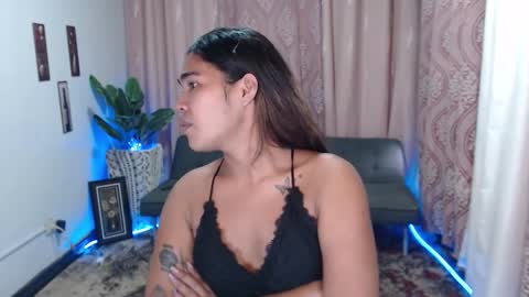 Snapshot of vampy_ebony_laxine chatting on October 9, 2025, 4:32 am vampy_ebony_laxine online show from October 9, 2025, 4:32 am