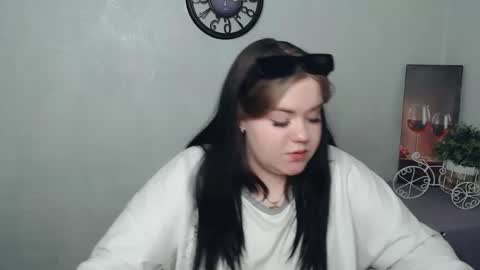 Snapshot of vandaray_ chatting on March 11, 2025, 5:02 pm Vanda online show from March 11, 2025, 5:02 pm