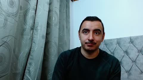 Snapshot of vanderheyl chatting on December 19, 2024, 2:12 am vanderheyl online show from December 19, 2024, 2:12 am