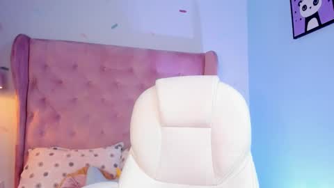 Snapshot of vanelope_evans_ chatting on November 11, 2025, 1:00 pm vanelope_evans_ online show from November 11, 2025, 1:00 pm