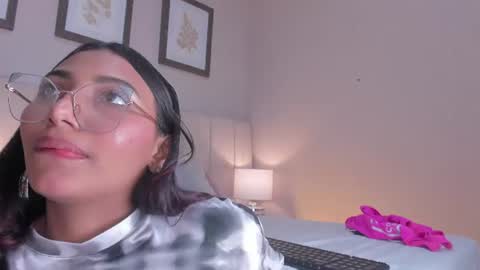 Snapshot of vanessa__cb chatting on June 25, 2026, 6:34 pm vanessa__cb online show from June 25, 2026, 6:34 pm