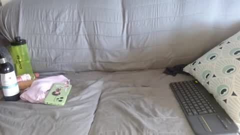 vanessa online show from December 14, 2025, 7:58 am