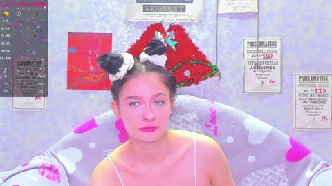 Snapshot of vanessa_florence chatting on December 15, 2024, 1:13 am RUSSIAN BARBIE BABE online show from December 15, 2024, 1:13 am