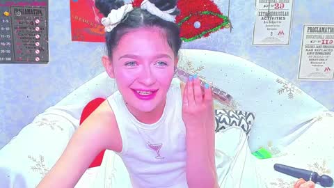 Snapshot of vanessa_florence chatting on December 16, 2024, 12:48 am RUSSIAN BARBIE BABE online show from December 16, 2024, 12:48 am