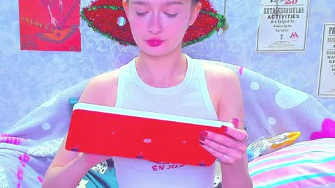 Snapshot of vanessa_florence chatting on December 27, 2024, 1:11 am RUSSIAN BARBIE BABE online show from December 27, 2024, 1:11 am