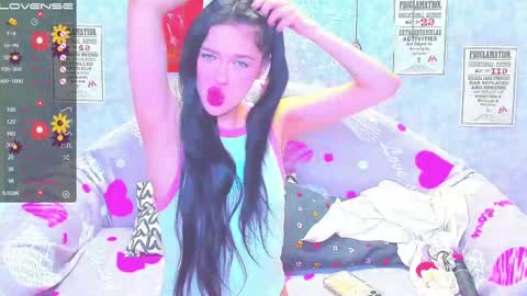 Snapshot of vanessa_florence chatting on February 13, 2025, 1:19 am RUSSIAN BARBIE BABE online show from February 13, 2025, 1:19 am