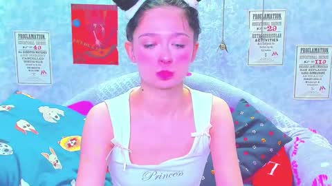 Snapshot of vanessa_florence chatting on February 14, 2025, 1:23 am RUSSIAN BARBIE BABE online show from February 14, 2025, 1:23 am