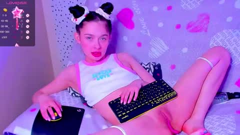 Snapshot of vanessa_florence chatting on March 1, 2025, 4:26 am RUSSIAN BARBIE BABE online show from March 1, 2025, 4:26 am
