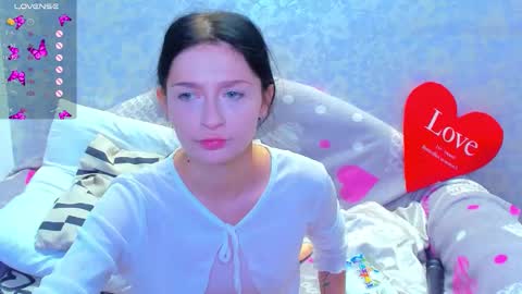 Snapshot of vanessa_florence chatting on September 18, 2025, 12:45 am RUSSIAN BARBIE BABE online show from September 18, 2025, 12:45 am