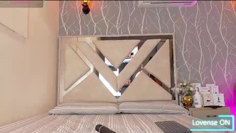 Snapshot of vanessa_guzman1 chatting on October 30, 2025, 12:28 pm online show from October 30, 2025, 12:28 pm