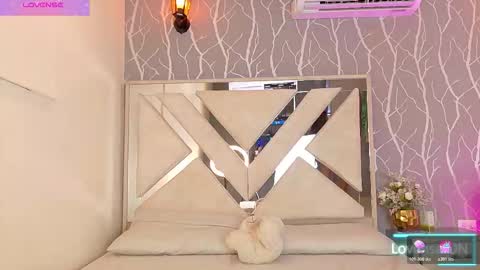 Snapshot of vanessa_guzman1 chatting on November 19, 2025, 12:27 pm online show from November 19, 2025, 12:27 pm