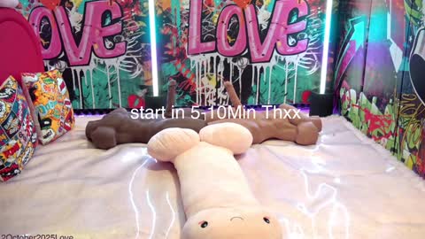 Snapshot of vanessa_love chatting on October 12, 2025, 2:27 pm Vanessa online show from October 12, 2025, 2:27 pm