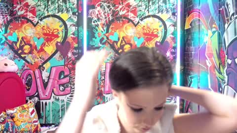 Snapshot of vanessa_love chatting on October 27, 2025, 3:49 pm Vanessa online show from October 27, 2025, 3:49 pm