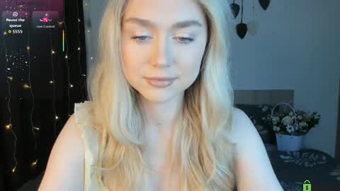 Snapshot of vanessa_maes chatting on February 19, 2026, 12:28 am Vanessa Maes online show from February 19, 2026, 12:28 am