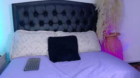 vanessa_mejiia online show from June 22, 2026, 8:06 pm