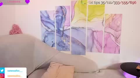 Snapshot of vanessafox__ chatting on February 23, 2025, 12:48 pm V online show from February 23, 2025, 12:48 pm