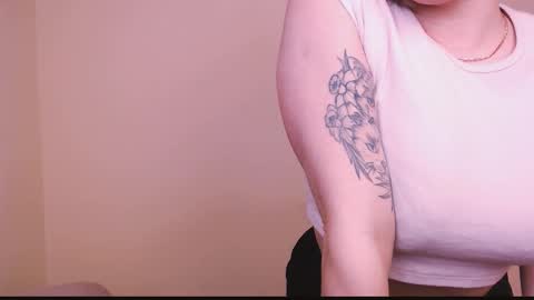 Snapshot of vanessakim_ chatting on February 13, 2025, 6:05 pm Vanessa online show from February 13, 2025, 6:05 pm