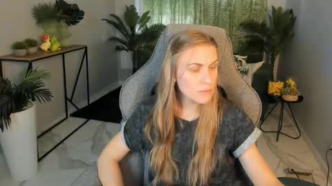 Snapshot of vanessamate chatting on October 20, 2025, 6:47 am Vanessa online show from October 20, 2025, 6:47 am