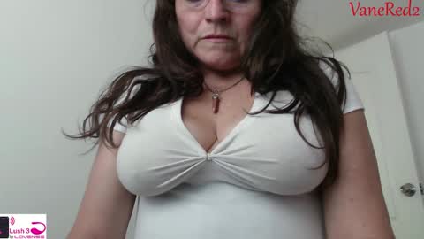 Snapshot of vanessared2 chatting on February 25, 2025, 7:47 pm Vanesared2 online show from February 25, 2025, 7:47 pm