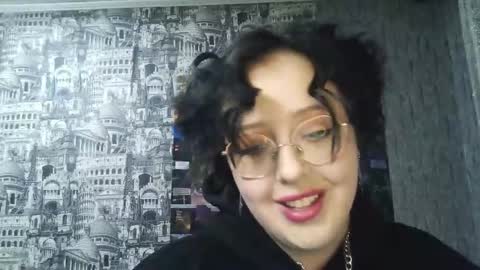 vanessashadow online show from November 19, 2025, 5:24 pm