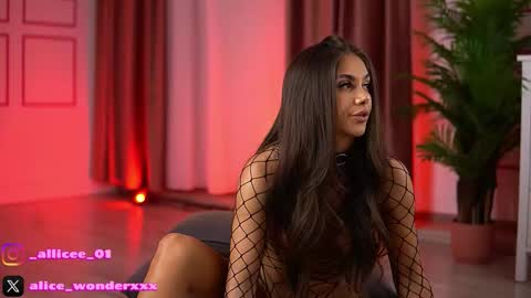 Vanessa Simon online show from November 17, 2025, 6:30 am