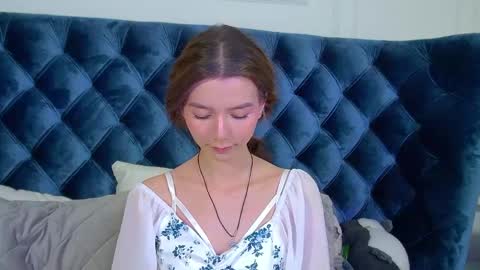 VanessaVienne online show from April 20, 2026, 4:21 pm