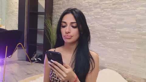 Vanessa online show from May 28, 2026, 4:04 pm