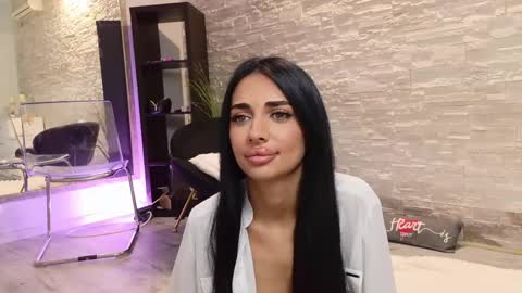 Vanessa online show from May 30, 2026, 6:05 pm