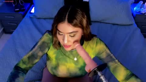 Snapshot of vanethompson chatting on May 15, 2026, 8:05 pm vanethompson online show from May 15, 2026, 8:05 pm