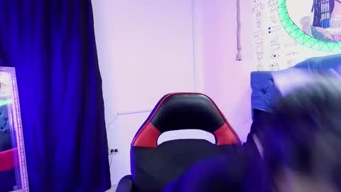 vaniladream online show from November 23, 2025, 12:38 pm