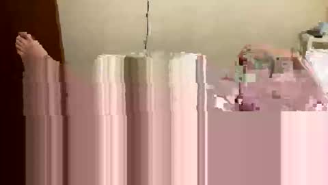 vanili_ online show from December 4, 2025, 11:52 am