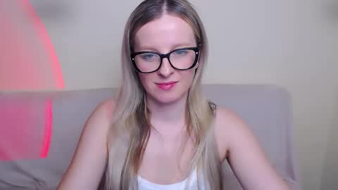 Mia online show from February 5, 2026, 1:16 pm