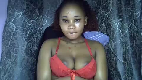 Snapshot of vanillavenus chatting on December 16, 2025, 11:32 pm vanillavenus online show from December 16, 2025, 11:32 pm