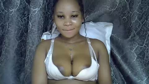 Snapshot of vanillavenus chatting on January 13, 2026, 9:47 am vanillavenus online show from January 13, 2026, 9:47 am