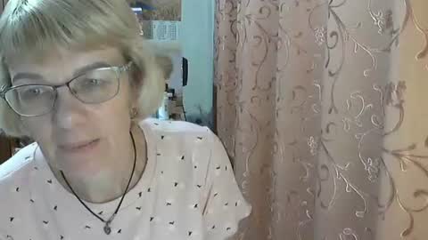 Snapshot of vanillaxcreamy chatting on December 3, 2024, 4:28 pm Vanillaxcreamy online show from December 3, 2024, 4:28 pm