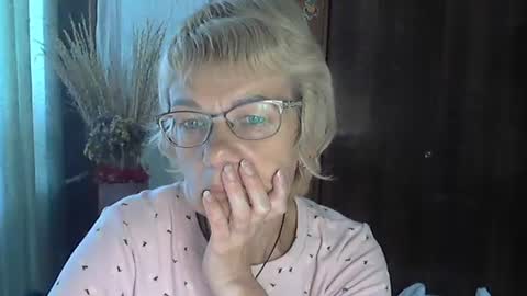 Snapshot of vanillaxcreamy chatting on September 28, 2025, 9:47 am Vanillaxcreamy online show from September 28, 2025, 9:47 am