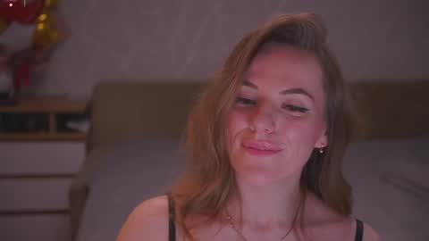 Snapshot of vanille_mystery chatting on December 17, 2025, 9:32 pm Sophie online show from December 17, 2025, 9:32 pm