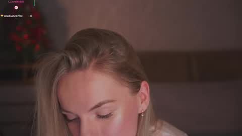 Snapshot of vanille_mystery chatting on January 5, 2026, 10:46 pm Sophie online show from January 5, 2026, 10:46 pm