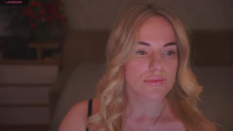 Snapshot of vanille_mystery chatting on January 9, 2026, 2:25 am Sophie online show from January 9, 2026, 2:25 am