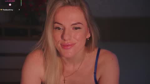 Snapshot of vanille_mystery chatting on January 16, 2026, 3:21 am Sophie online show from January 16, 2026, 3:21 am