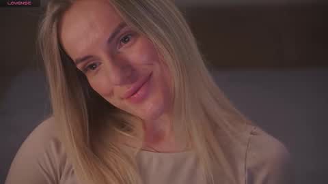 Snapshot of vanille_mystery chatting on February 7, 2026, 2:04 am Sophie online show from February 7, 2026, 2:04 am