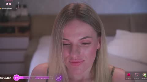 Snapshot of vanille_mystery chatting on April 17, 2026, 10:07 am Sophie online show from April 17, 2026, 10:07 am