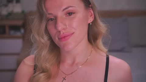 Snapshot of vanille_mystery chatting on June 24, 2026, 10:31 pm Sophie online show from June 24, 2026, 10:31 pm