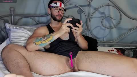 Snapshot of vann_helsing chatting on October 20, 2025, 3:23 pm Van online show from October 20, 2025, 3:23 pm