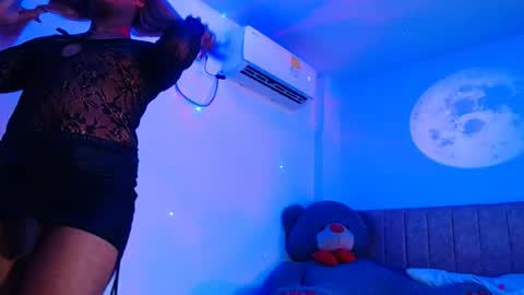 vannesa01 online show from June 30, 2026, 7:37 pm
